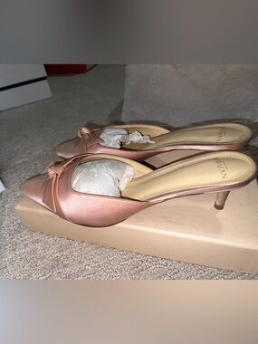 Alexandre Birman SATIN DAISY MULES - Size 40